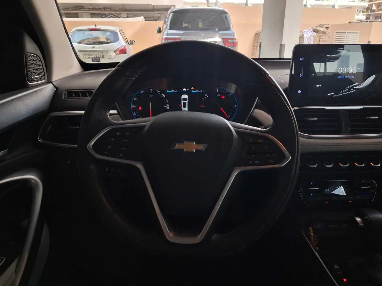 Car image 18