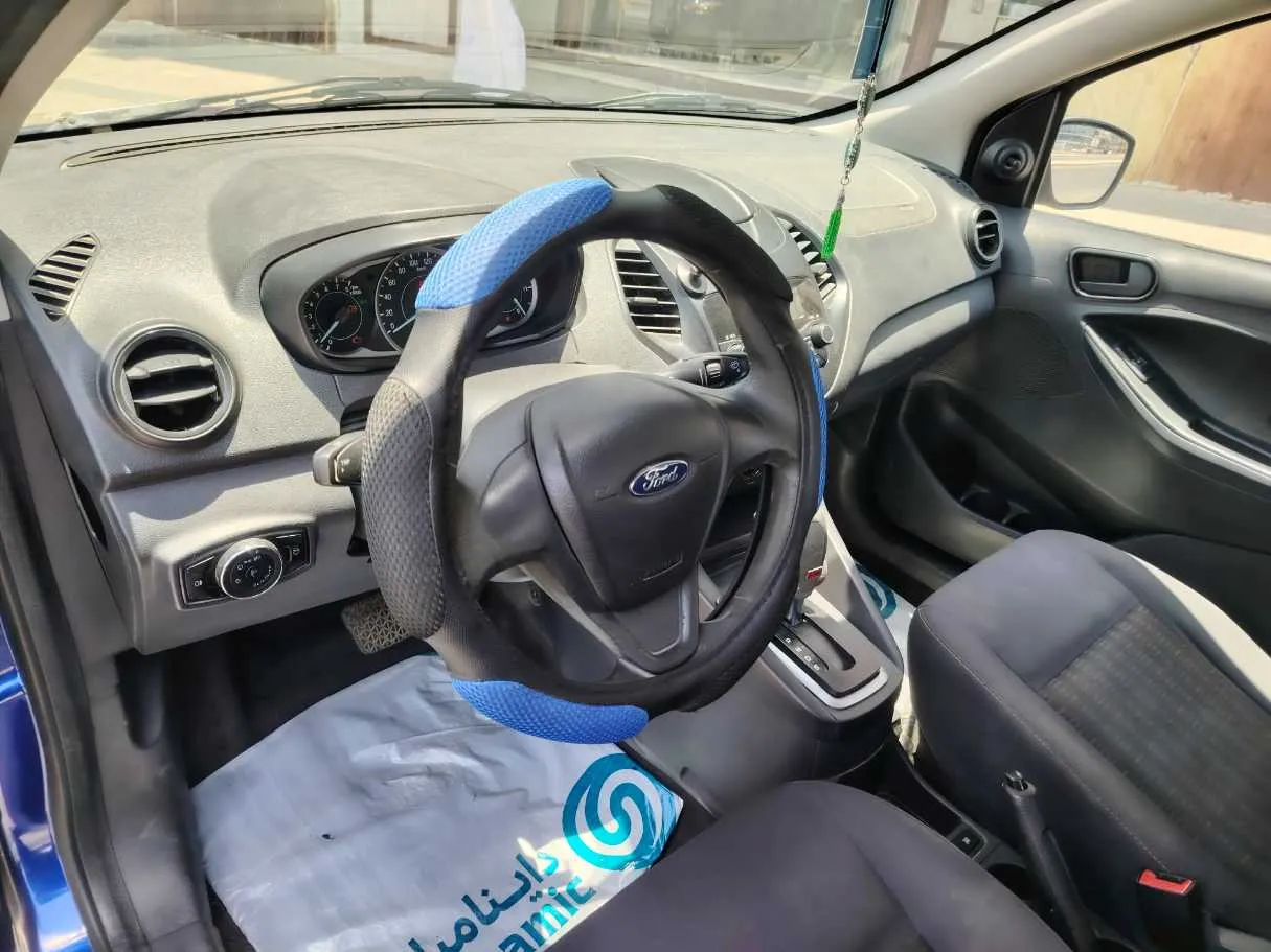 Car image 11