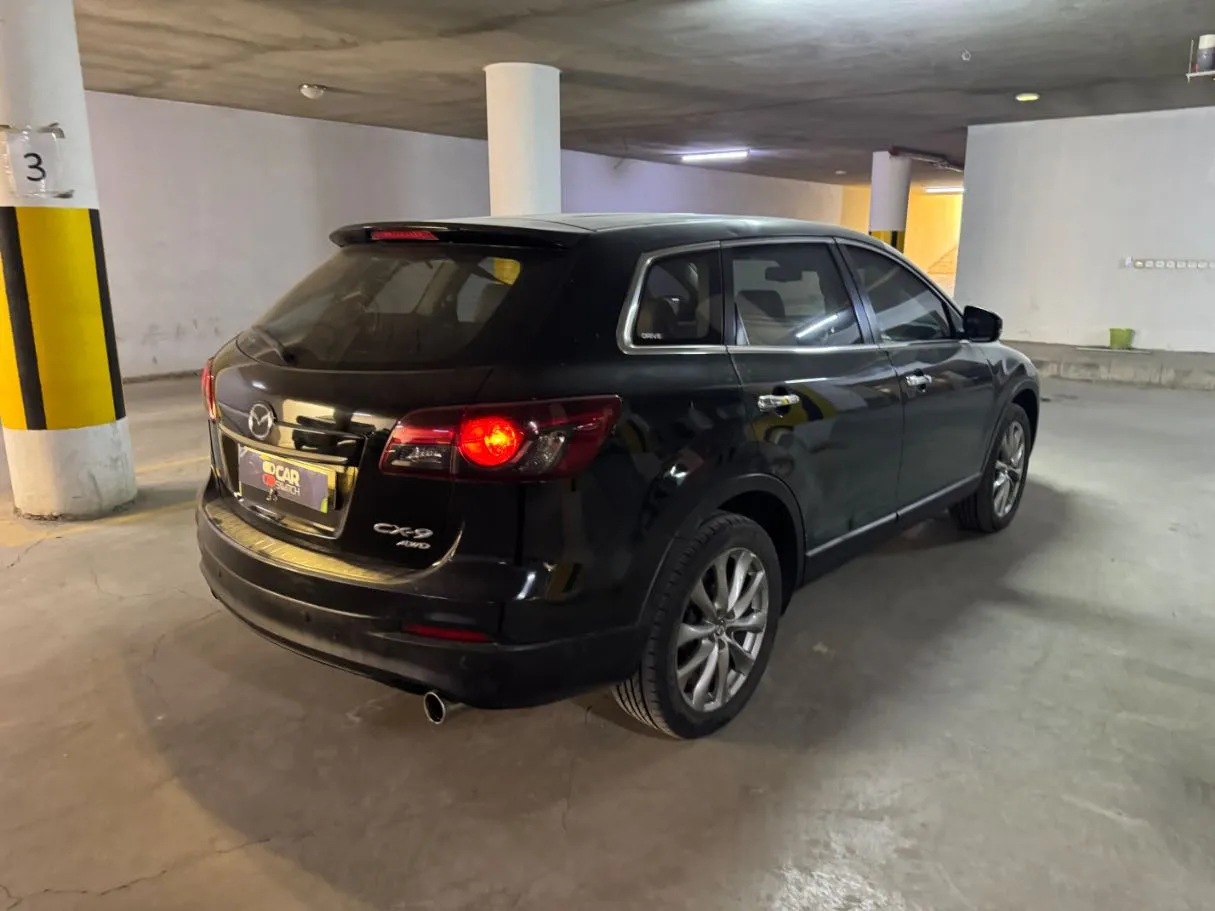 Car image 5