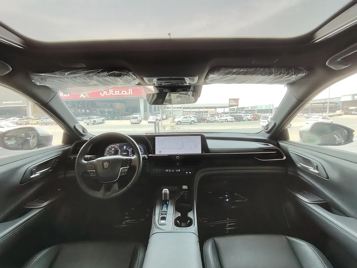 Car image 25