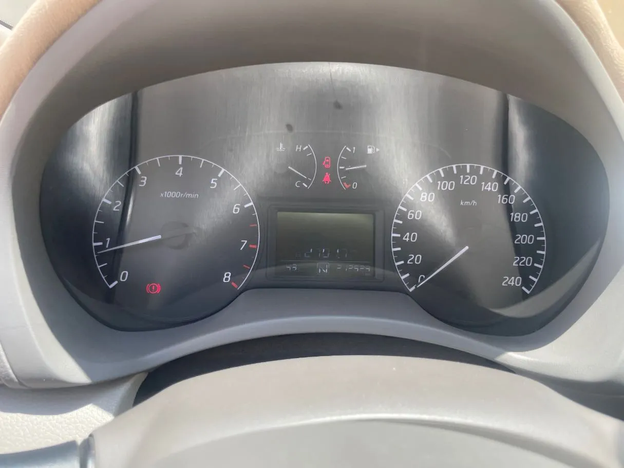 Car image 19