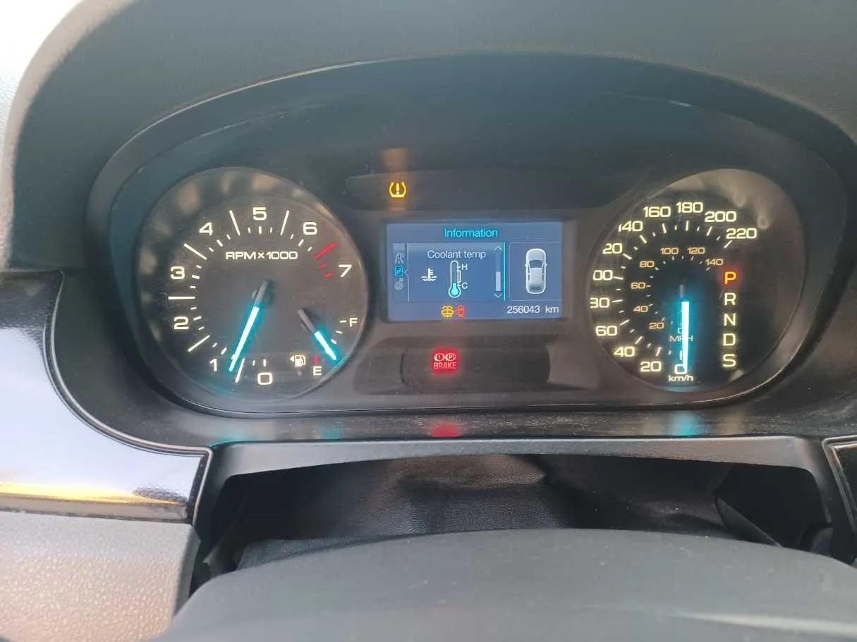 Car image 18