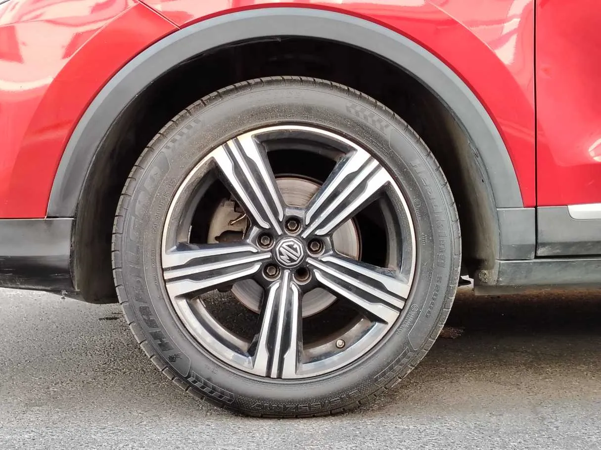 Car image 10