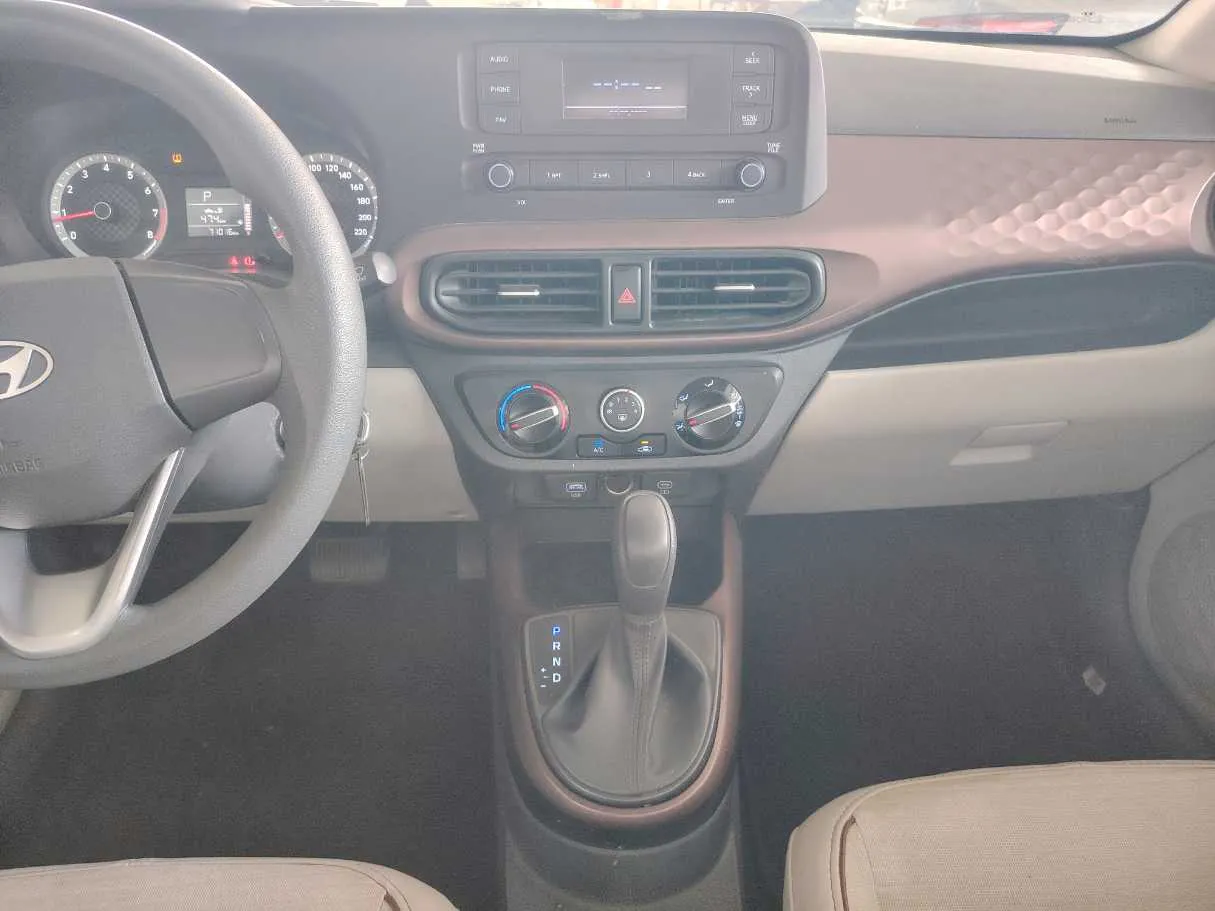 Car image 20