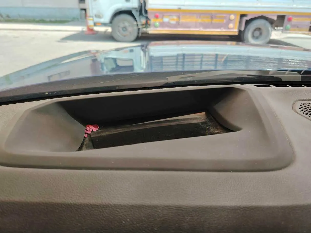 Car image 32