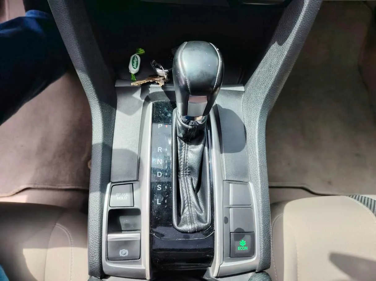 Car image 23