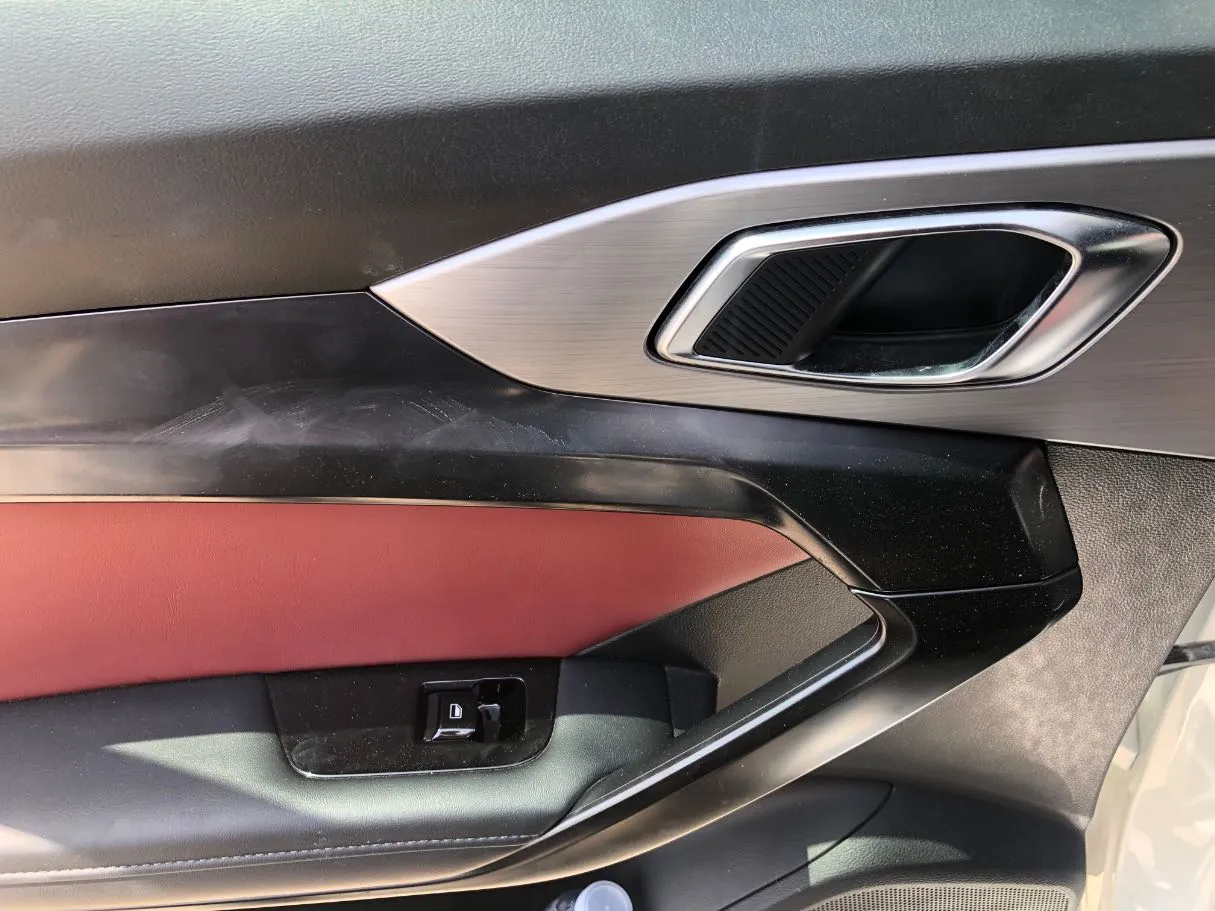 Car image 22