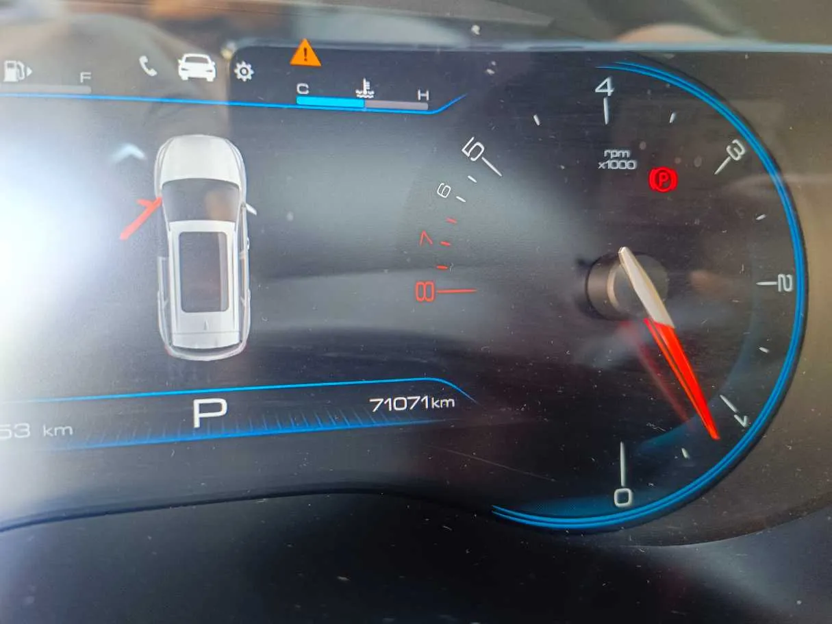 Car image 25