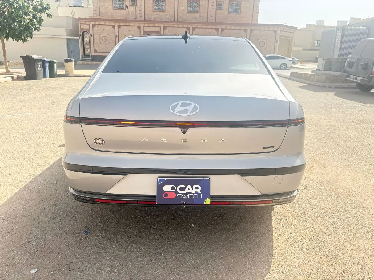 Car image 6