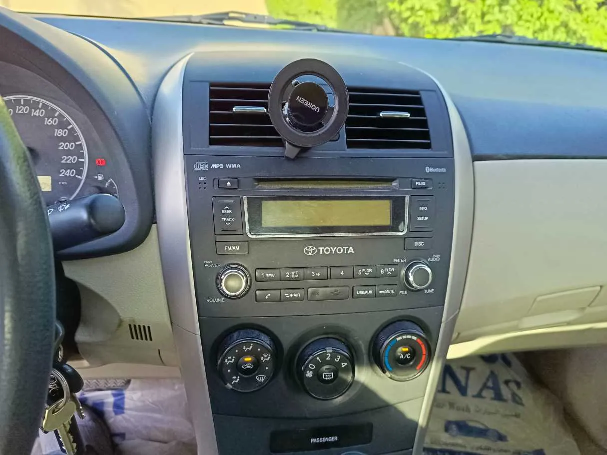 Car image 26
