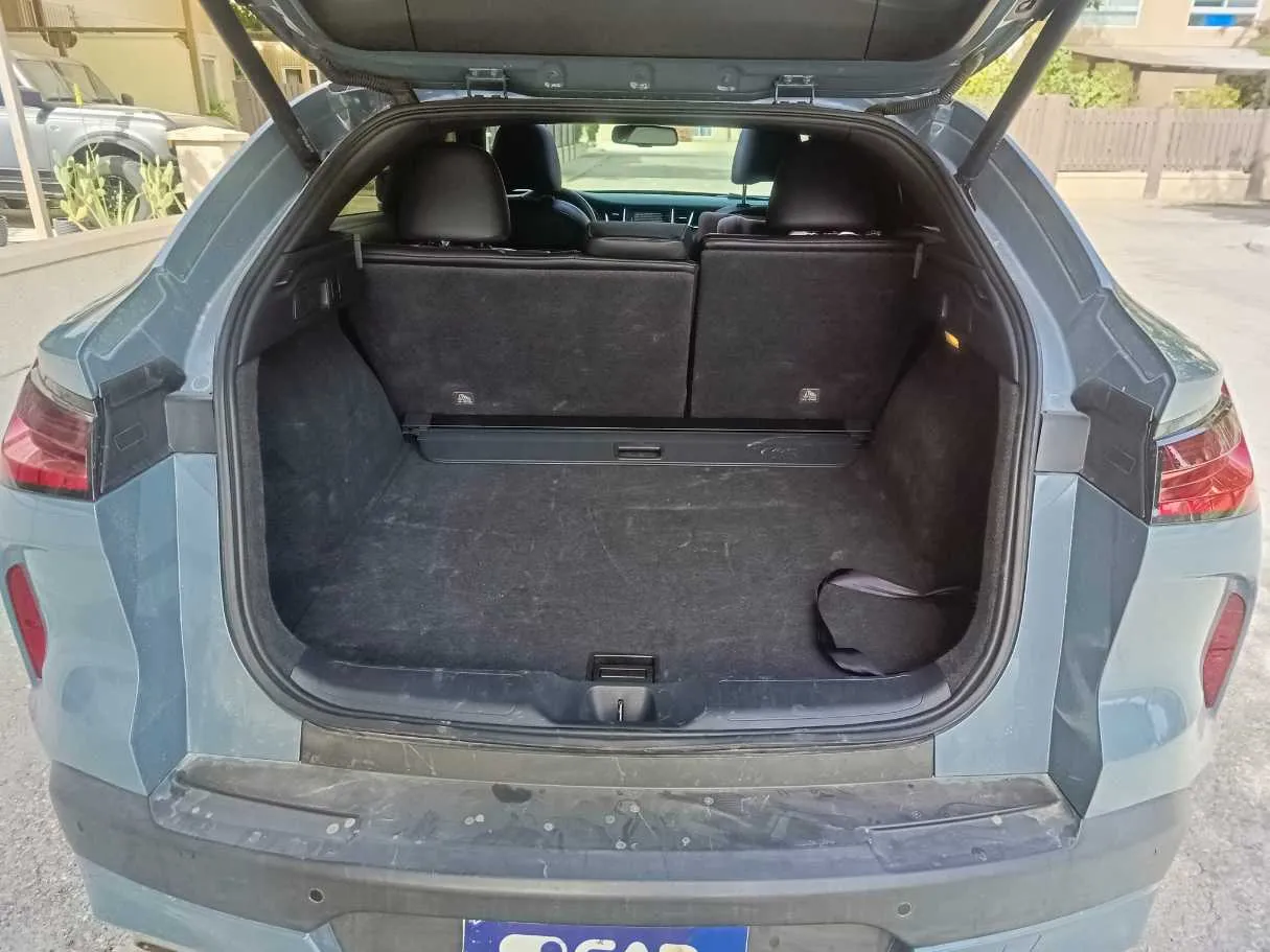 Car image 28
