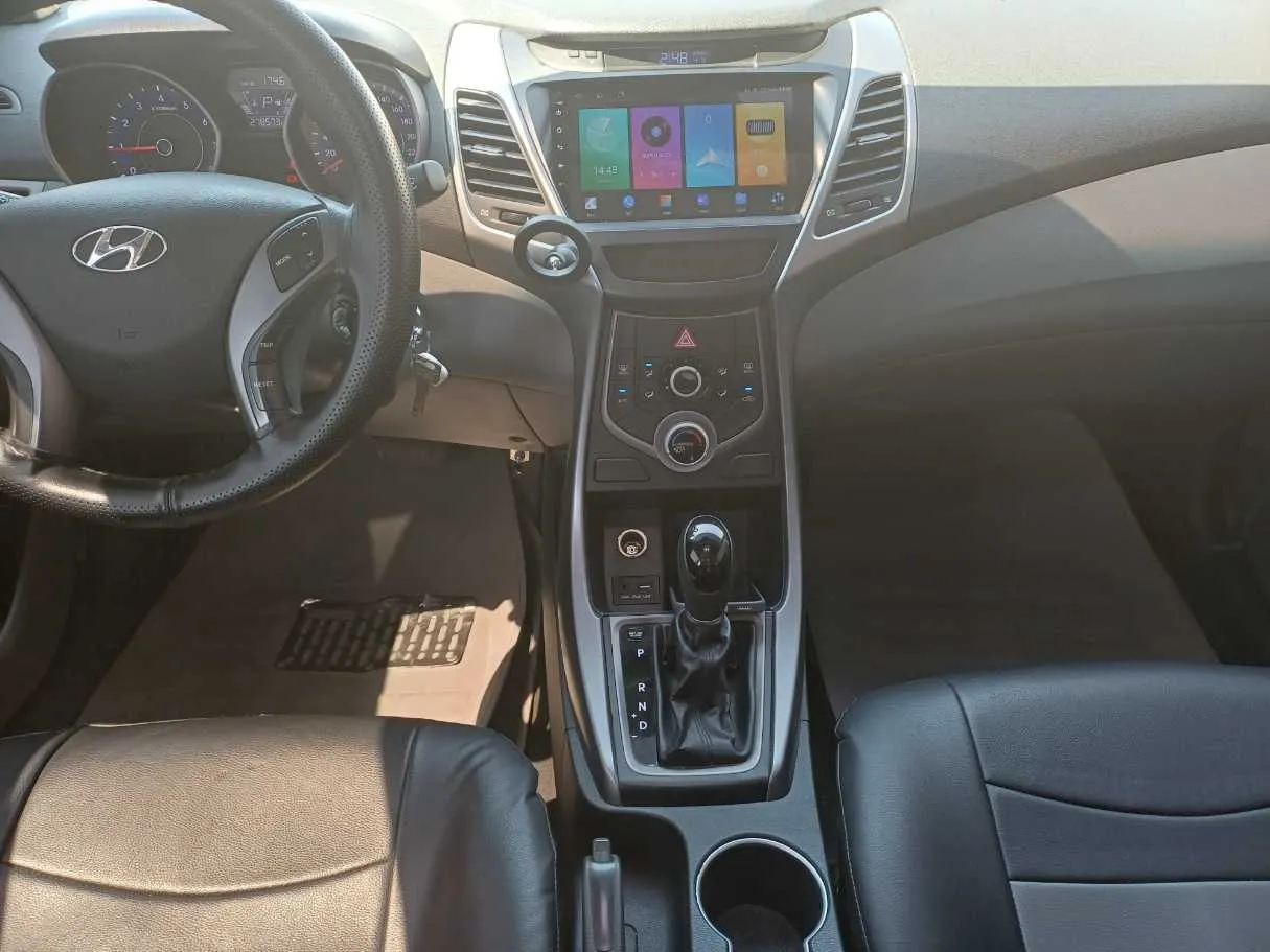 Car image 16