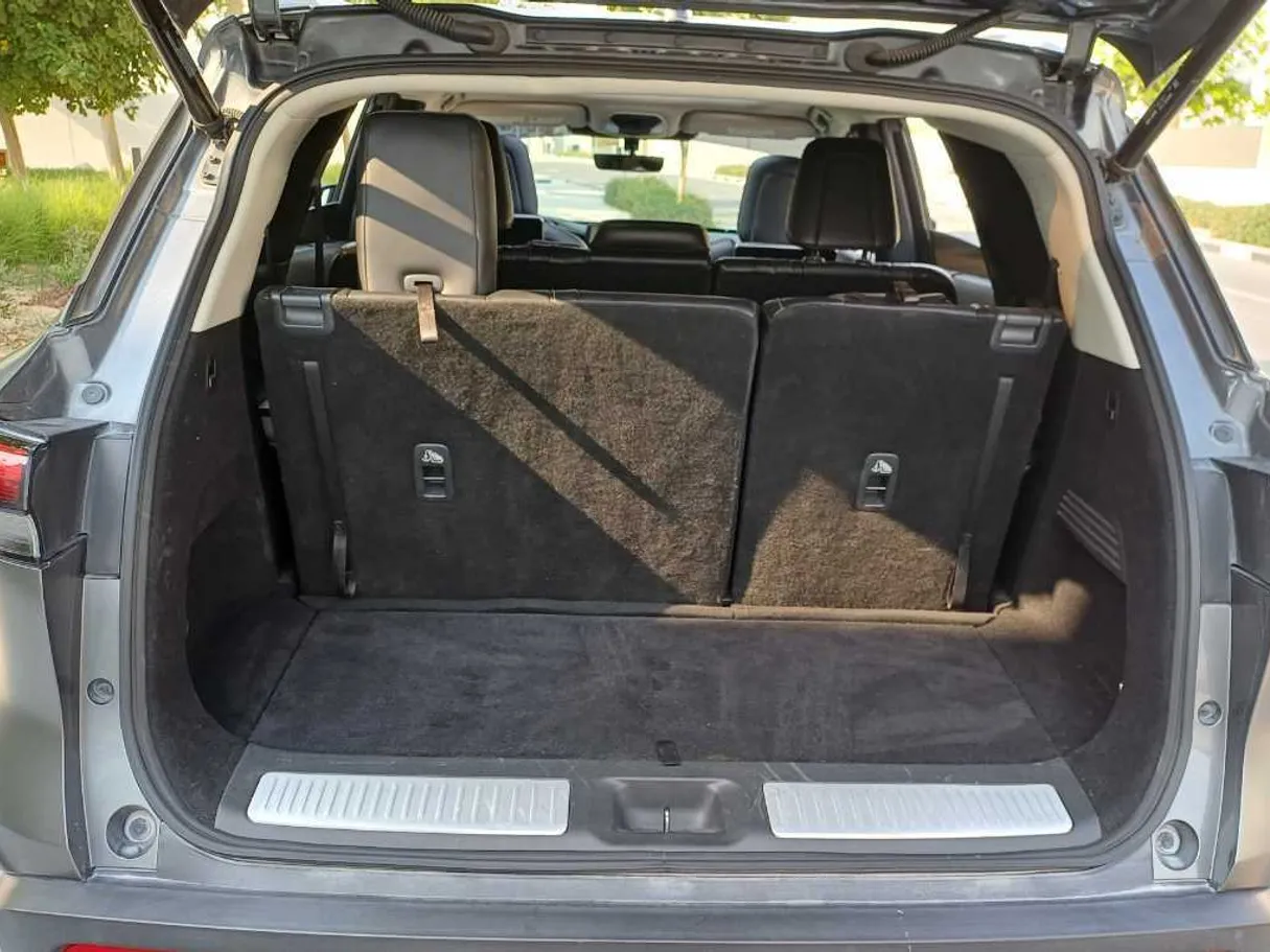 Car image 20