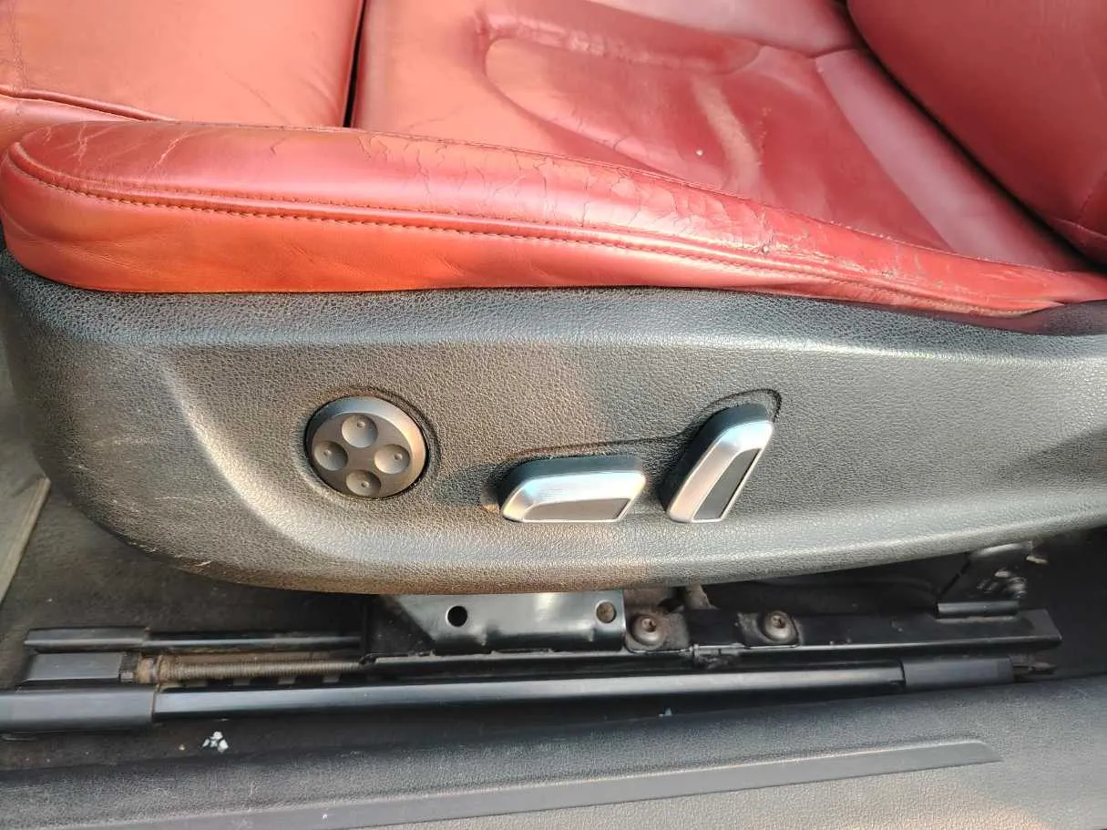 Car image 29