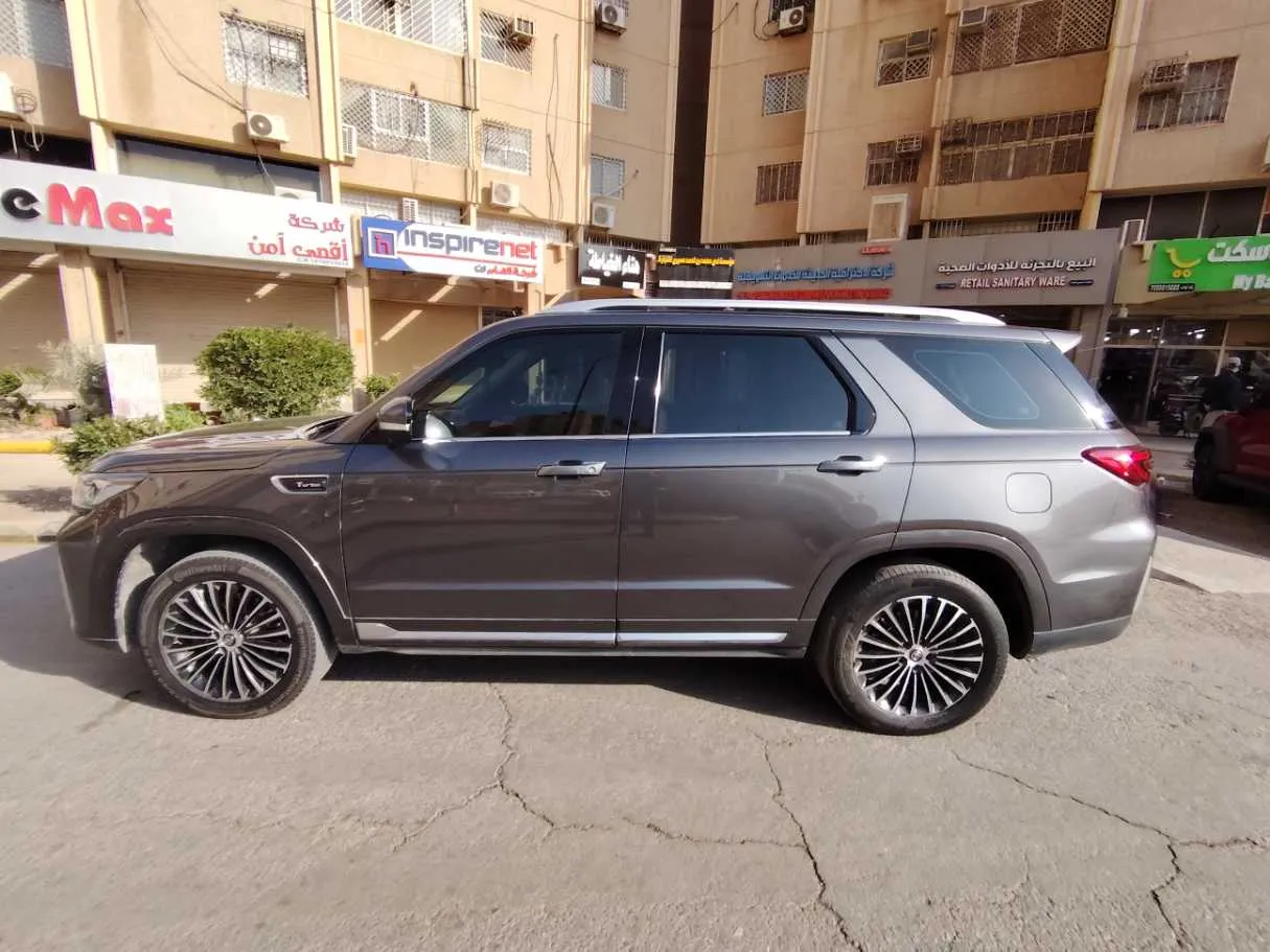 Car image 8