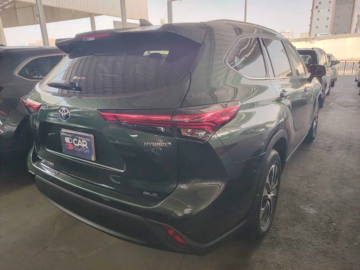 Car image 5