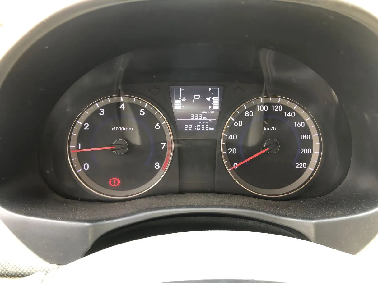Car image 18