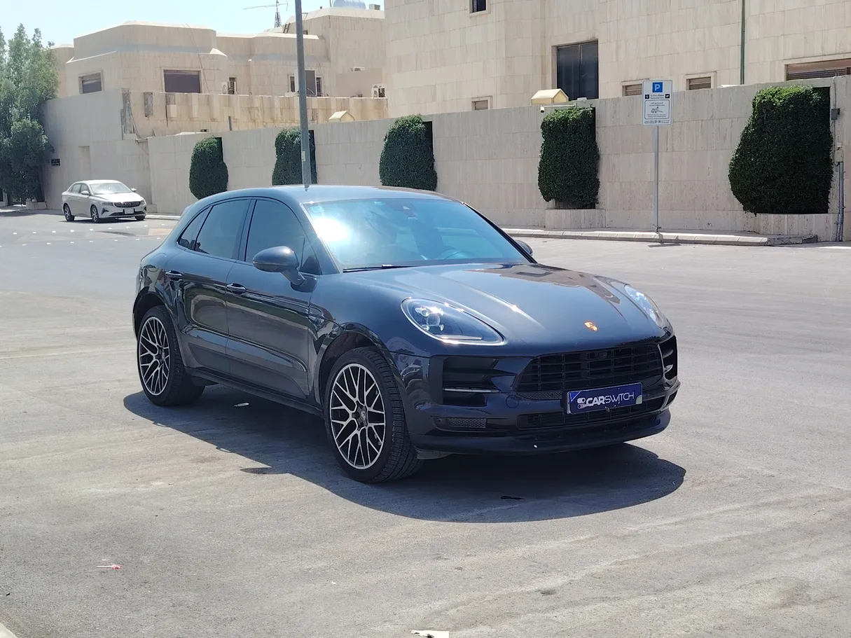 Car image 3