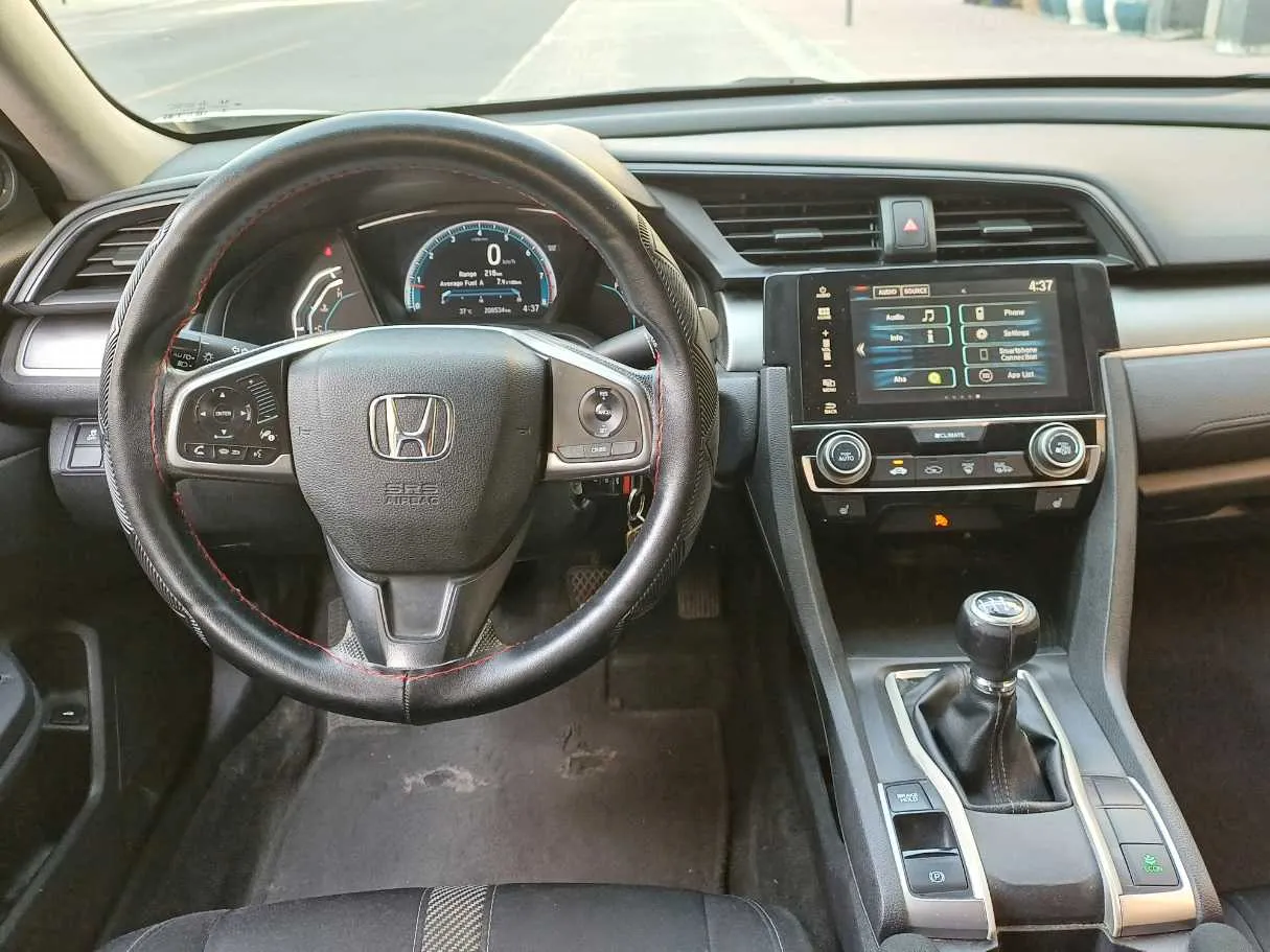 Car image 17
