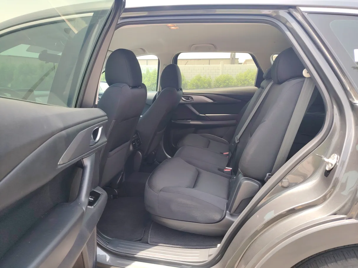 Car image 16