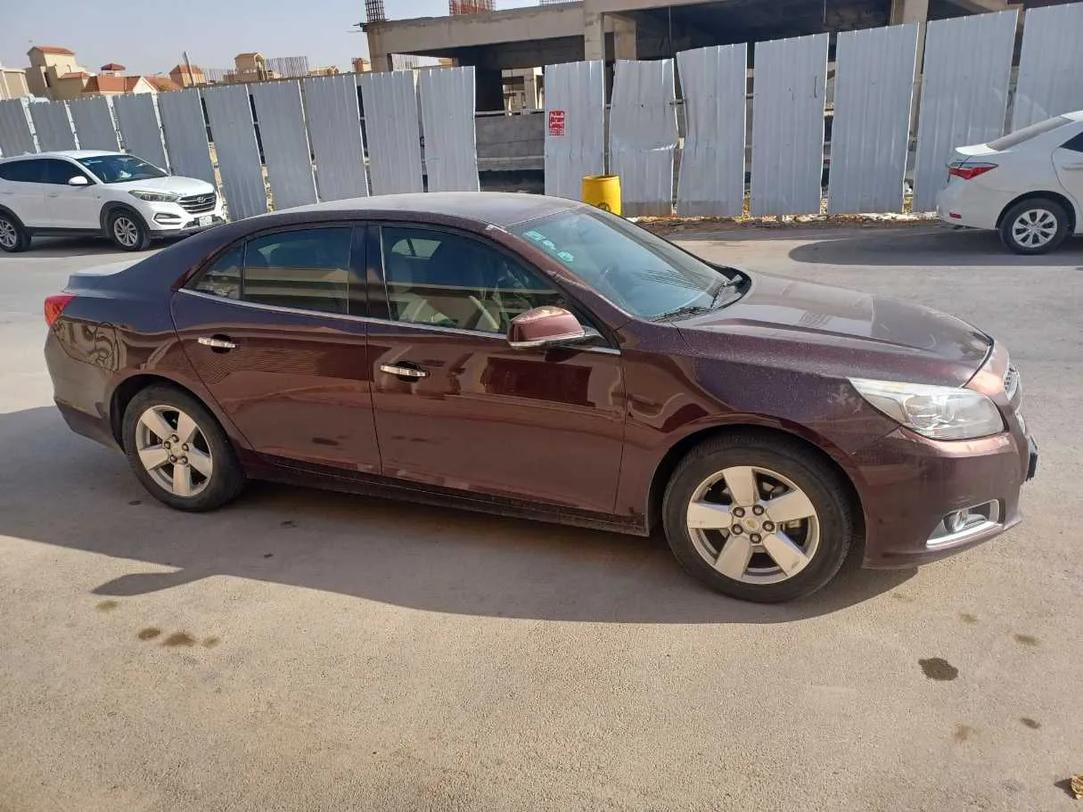 Car image 4