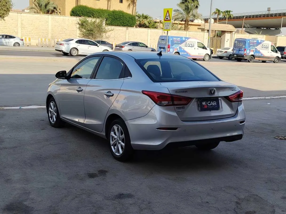 Car image 7