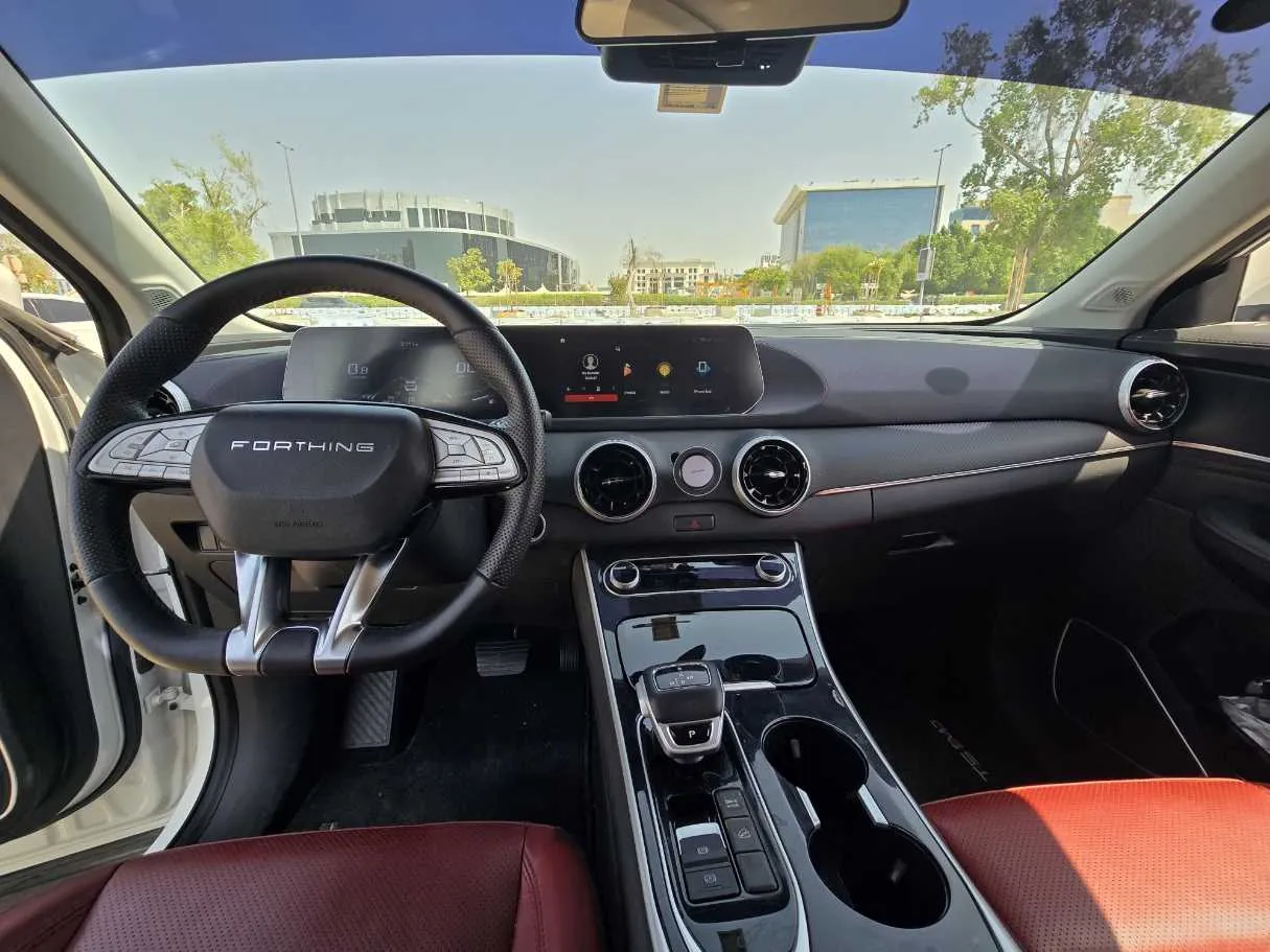 Car image 14