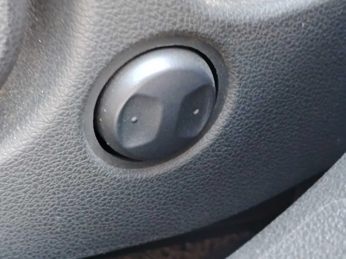 Car image 29