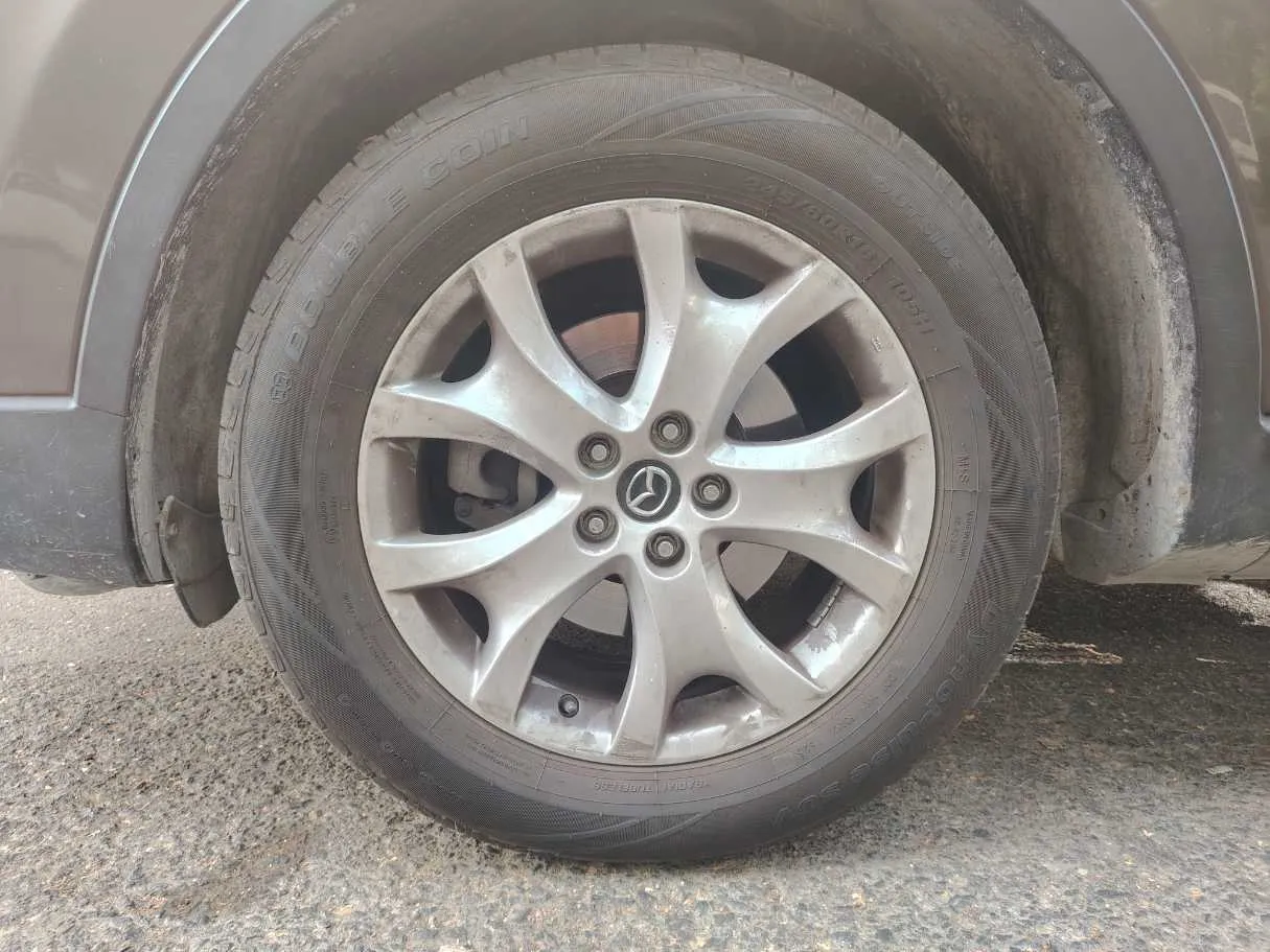 Car image 9