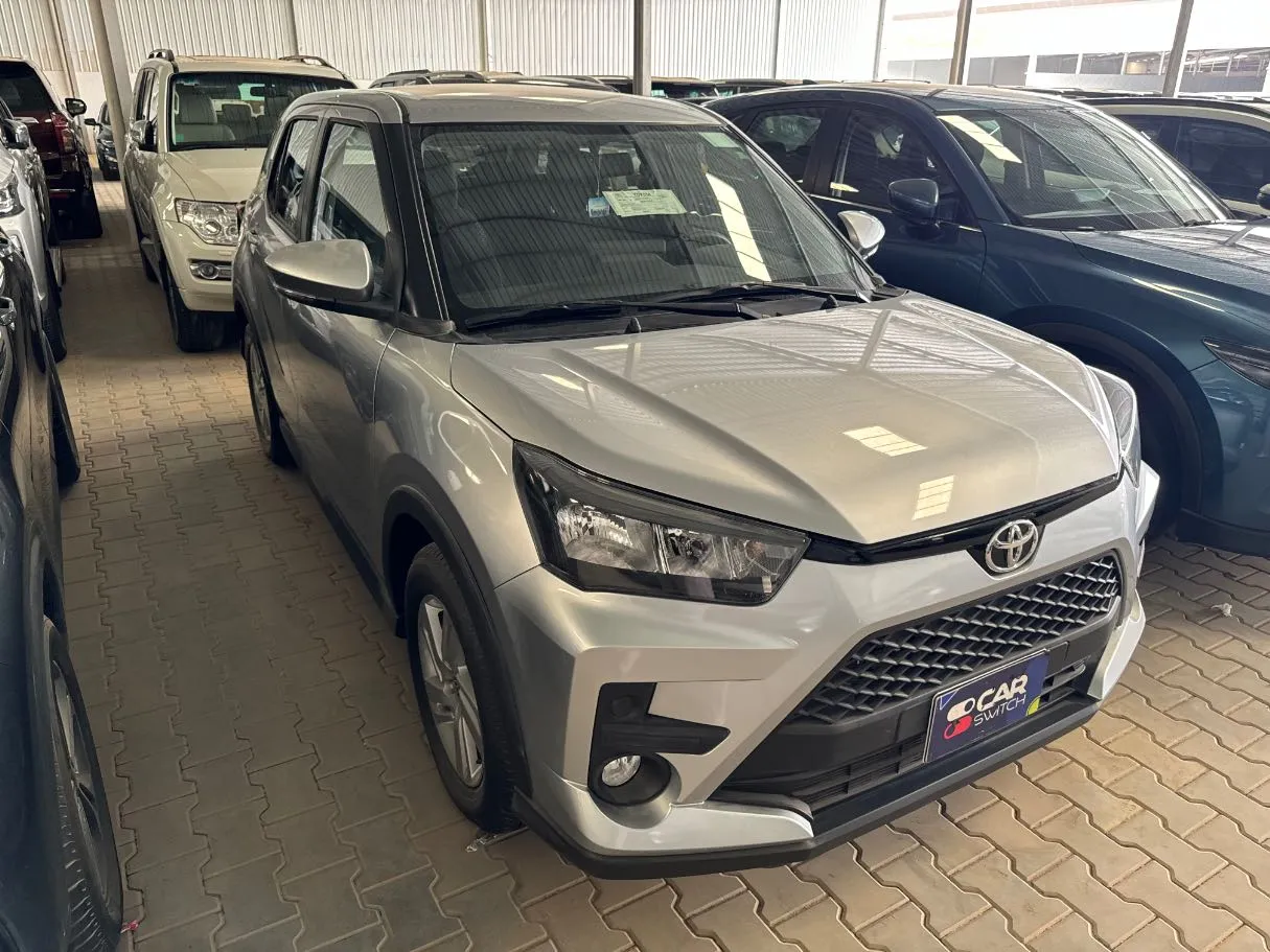 Car image 3