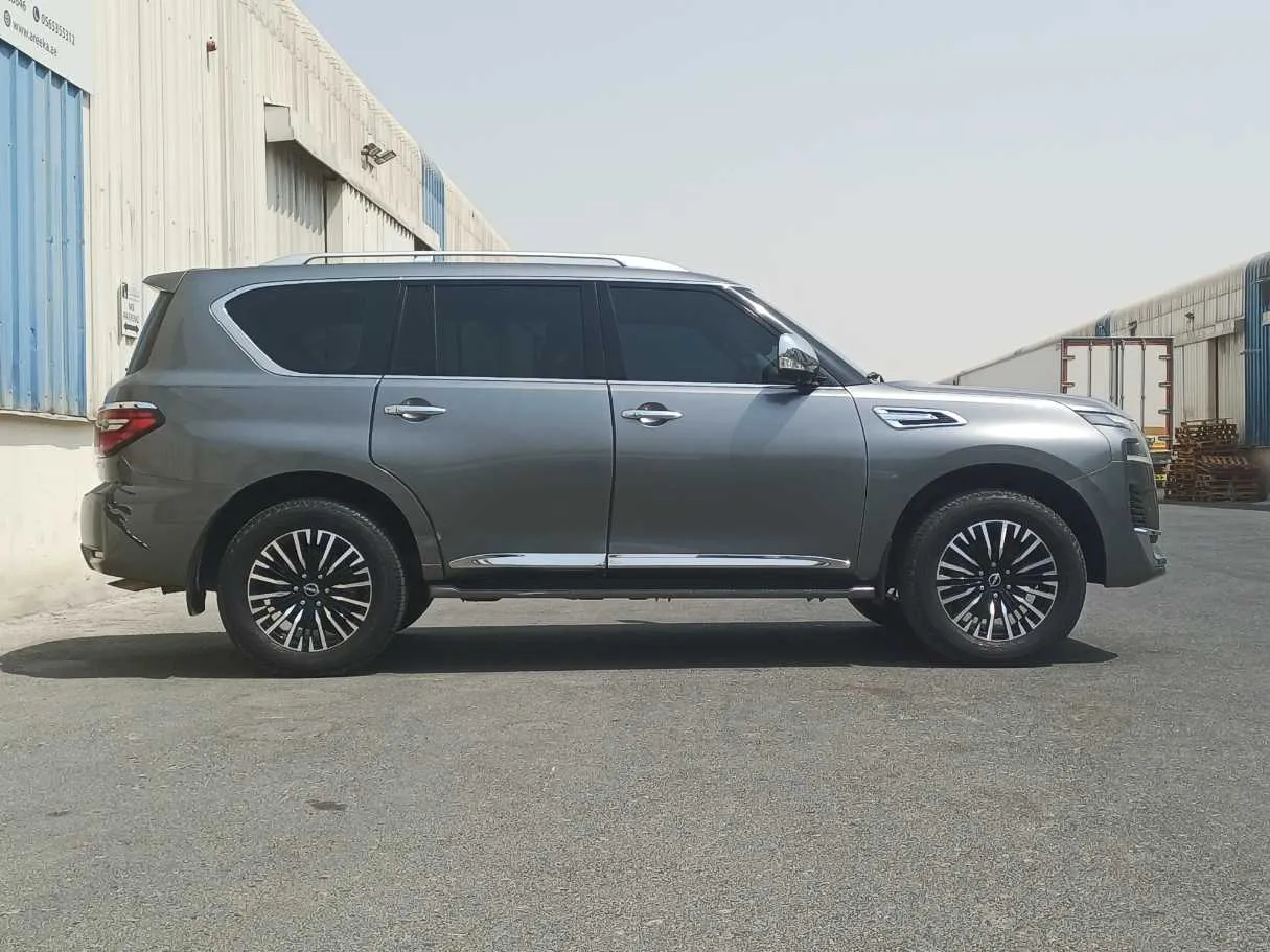 Car image 8
