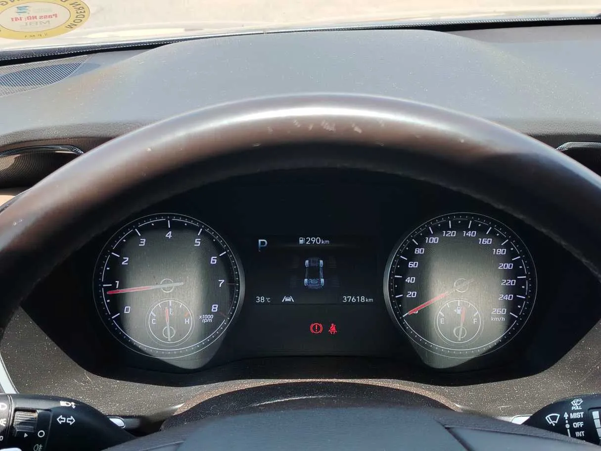 Car image 27