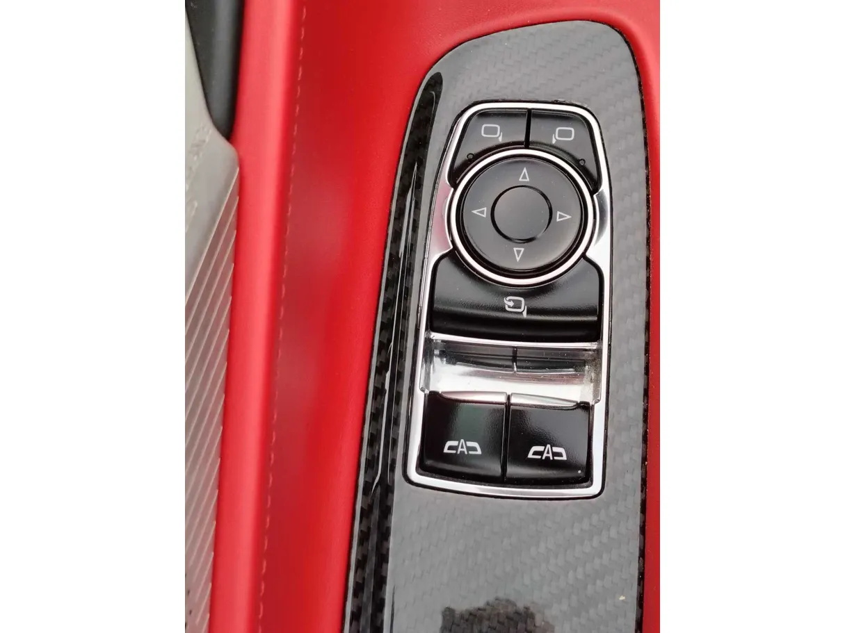 Car image 29