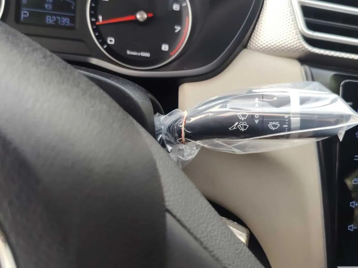 Car image 28