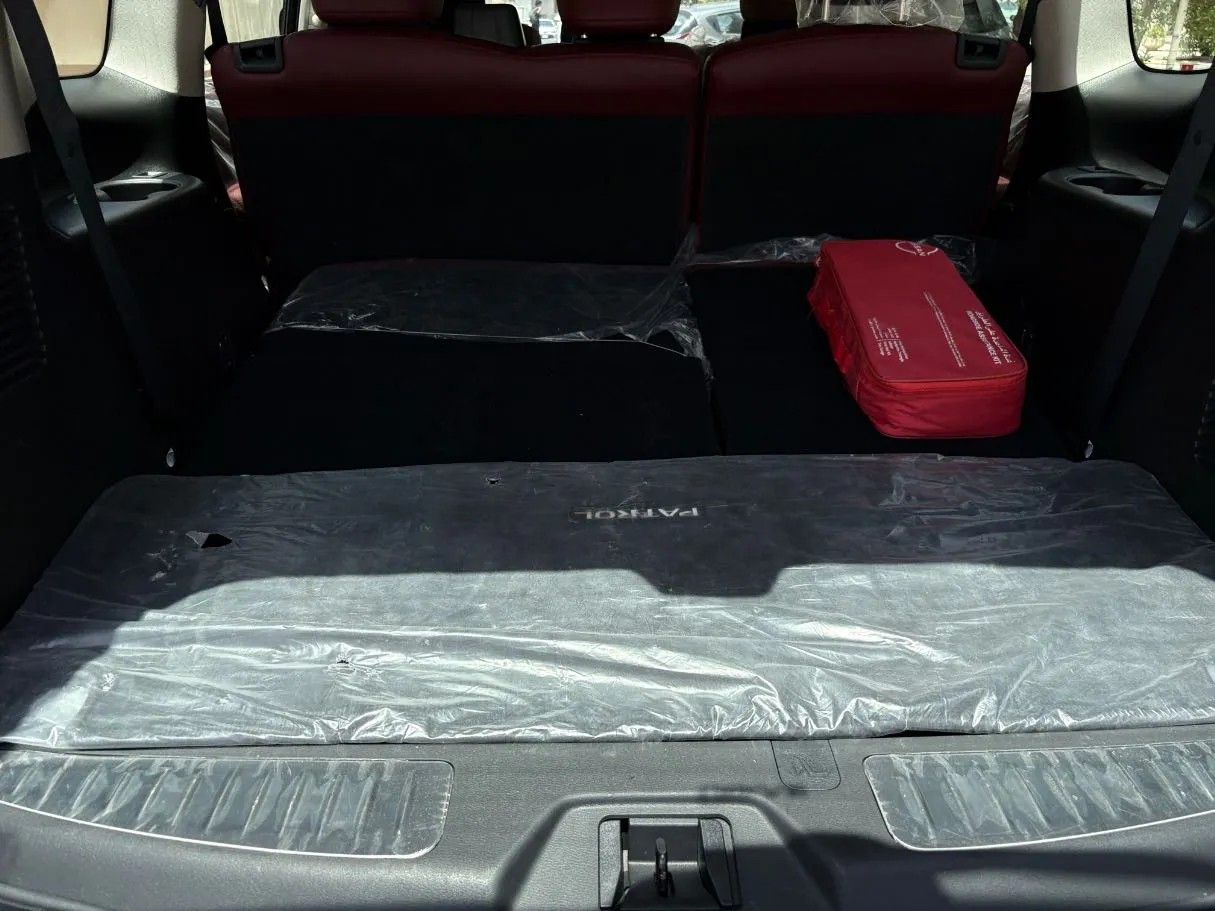 Car image 24