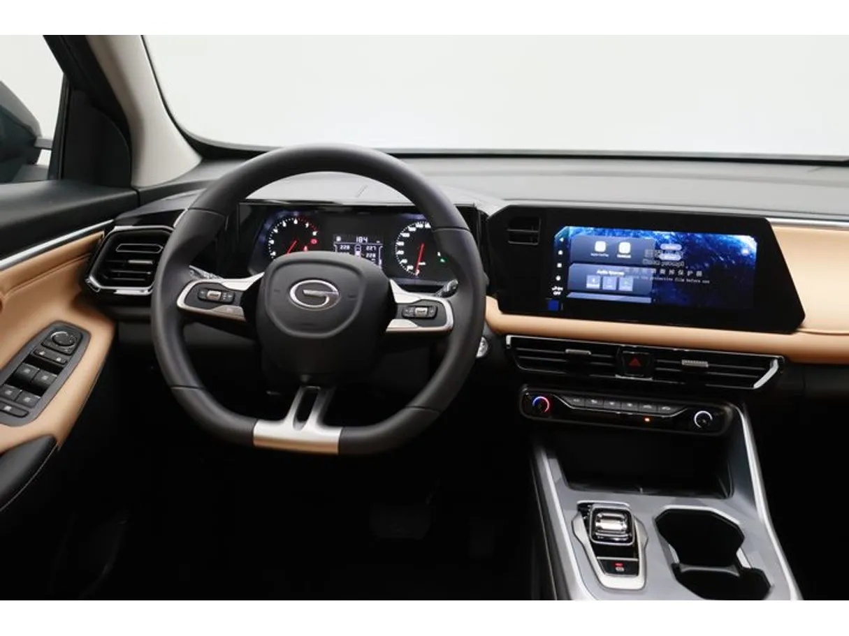 Car image 15
