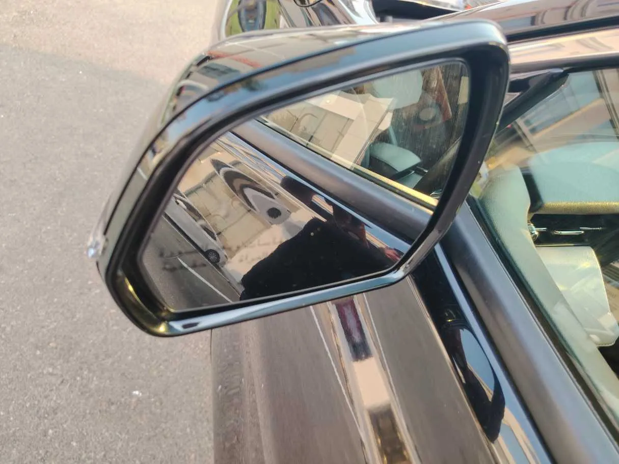 Car image 31