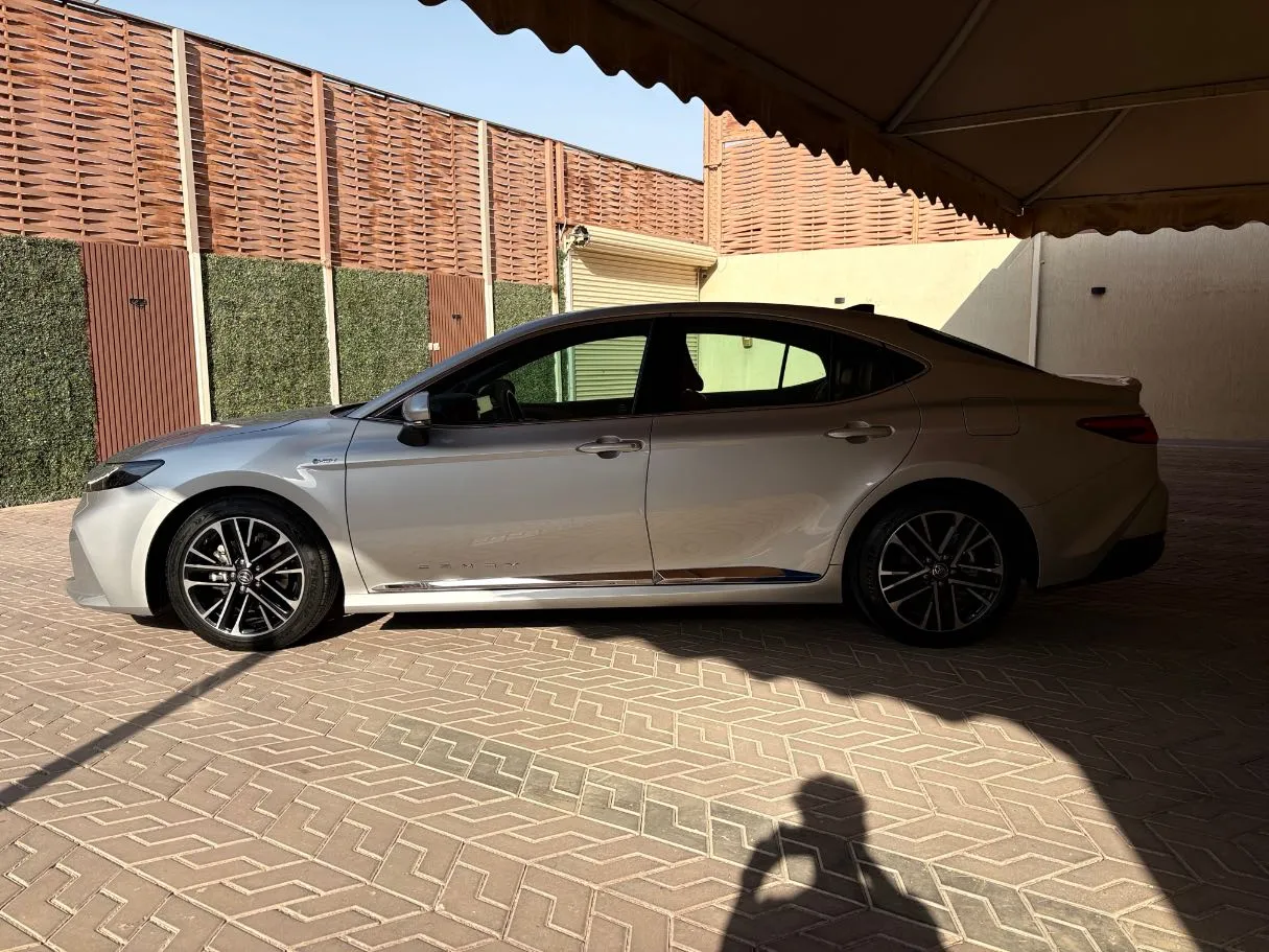 Car image 8