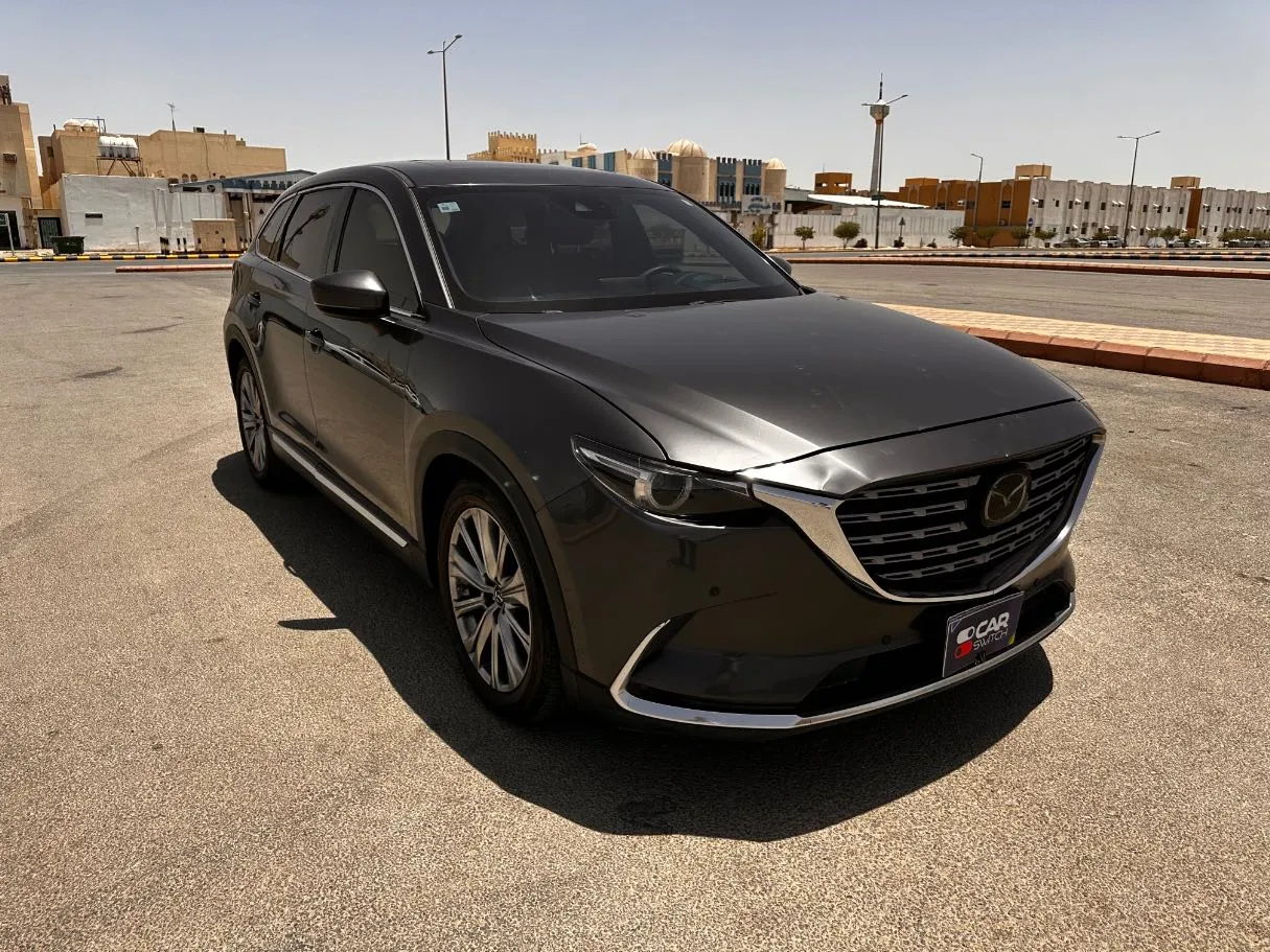 Car image 3