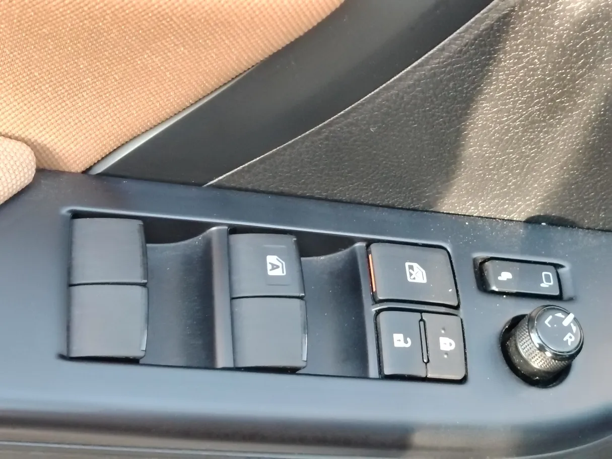 Car image 28