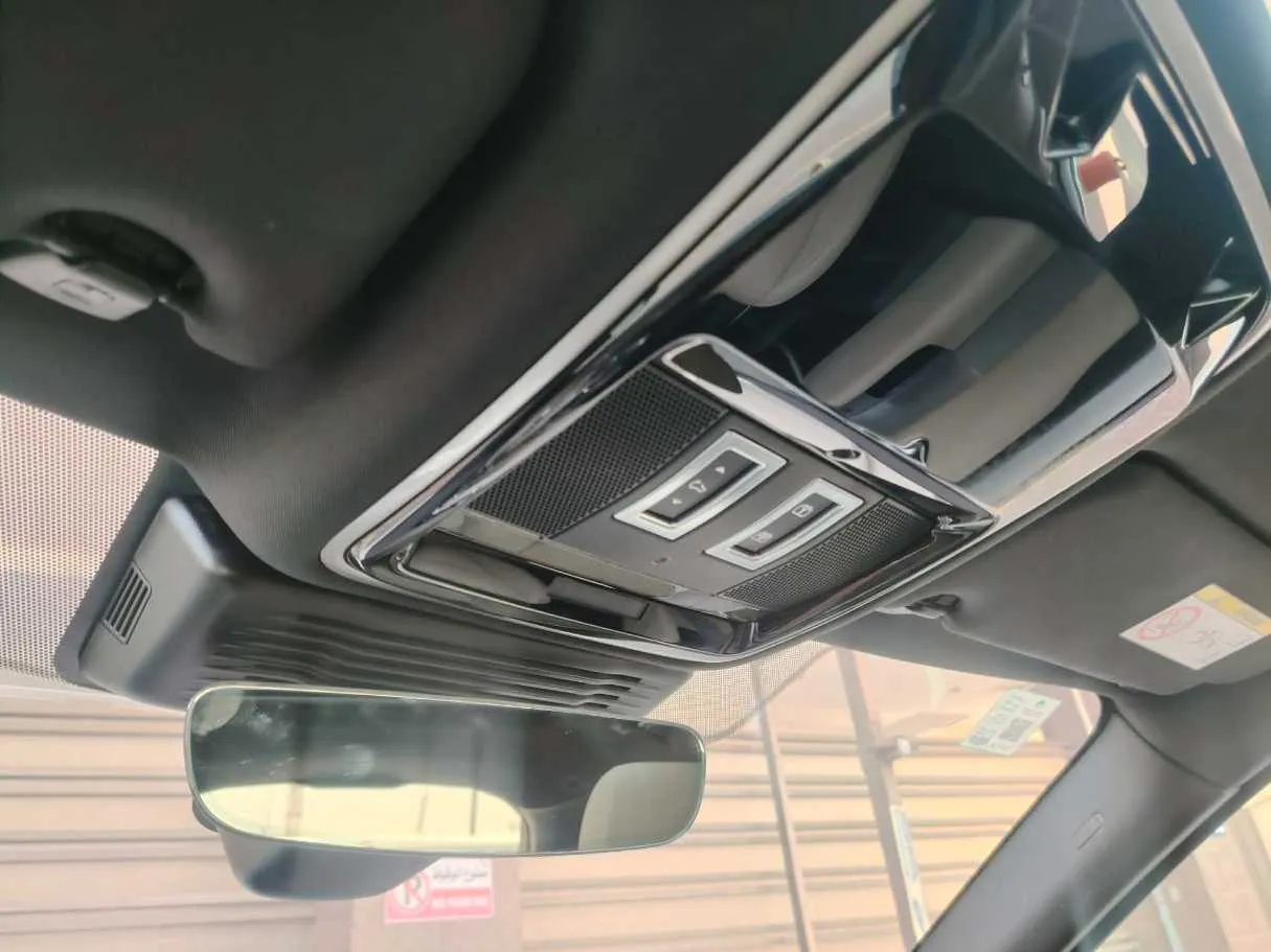 Car image 33
