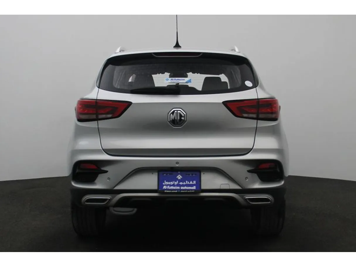Car image 12