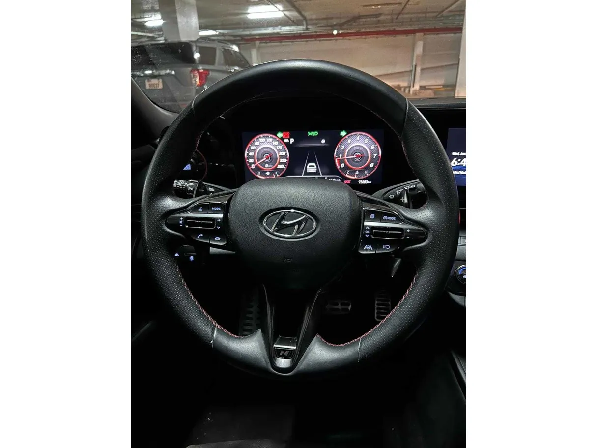 Car image 11