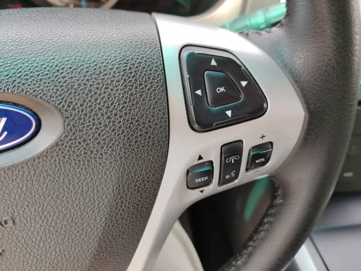 Car image 40
