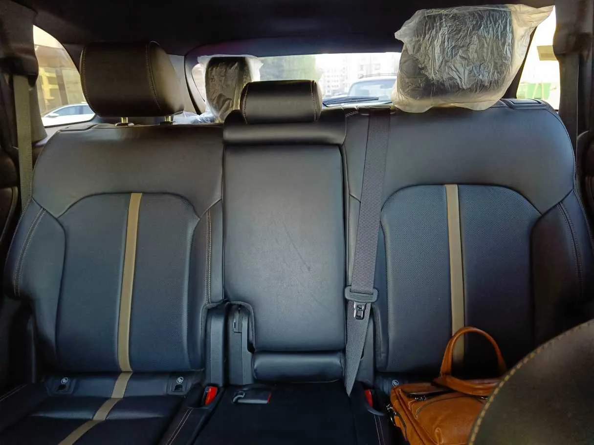 Car image 20