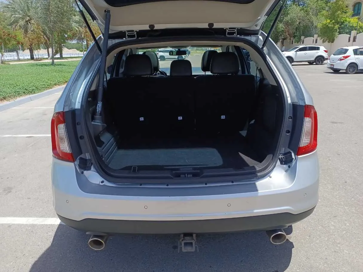 Car image 24