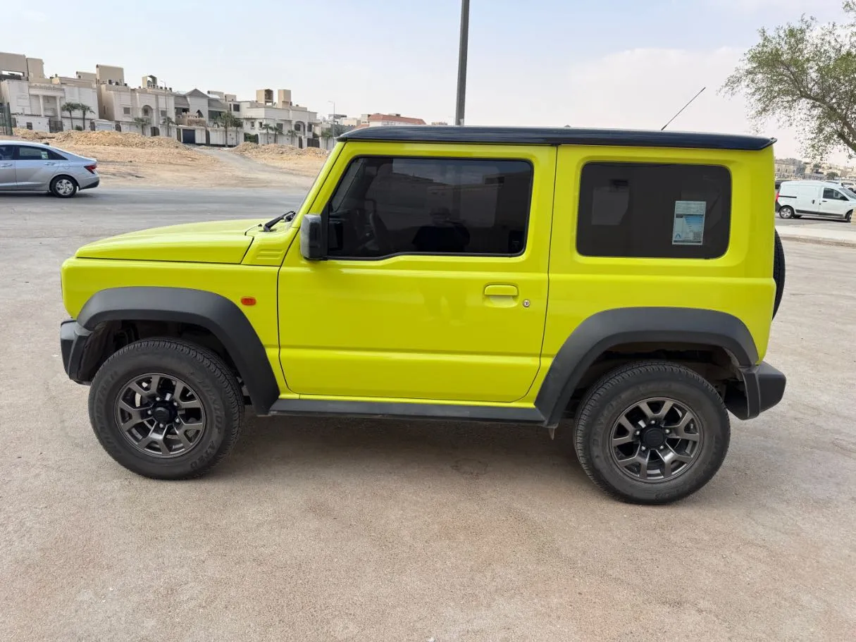 Car image 8