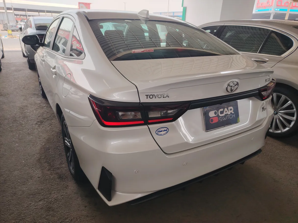 Car image 7