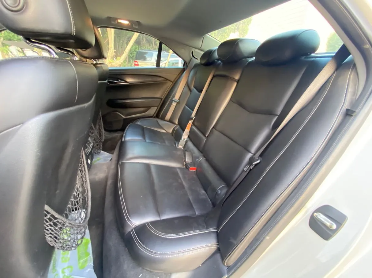Car image 13