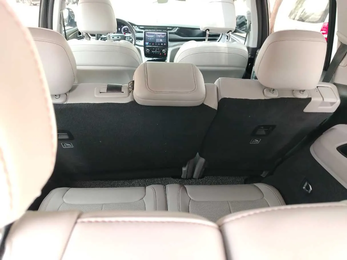Car image 31